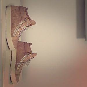 Pink Lizard Giuseppe Zanotti Mid top sneakers